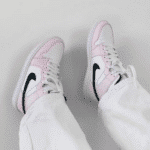 Nike Air Jordan 1Mid Barely Rose