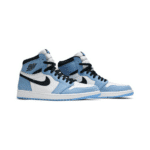 ⁦Nike Jordan 1 Retro High White University Blue Black⁩ – תמונה ⁦4⁩