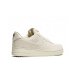 ⁦Nike Air Force 1 x Stussy⁩ – תמונה ⁦4⁩