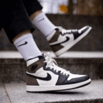 ⁦Nike Air Jordan 1 High Dark Mocha⁩ – תמונה ⁦4⁩