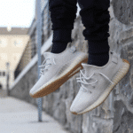 ⁦Yeezy 350 v2 sesame⁩ – תמונה ⁦4⁩
