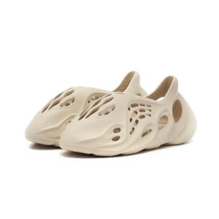 Yeezy Foam RNNR Sand