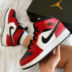 Nike Air Jordan 1 Mid Chicago