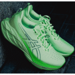 ⁦Asics Novablast 4 Illuminate – נעלי אסיקס⁩ – תמונה ⁦5⁩