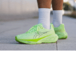 ⁦Asics Novablast 4 Illuminate – נעלי אסיקס⁩ – תמונה ⁦4⁩