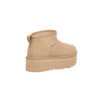 ⁦Ugg Classic Ultra Mini Platform Beige - נעלי האג⁩ – תמונה ⁦4⁩