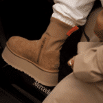 ⁦Ugg Classic Dipper Brown - נעלי האג⁩ – תמונה ⁦2⁩