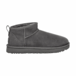 ⁦חום - מגפי מיני של ‪UGG‬ דגם Classic Ultra⁩ – תמונה ⁦15⁩