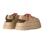 ⁦UGG Women’s GoldenGlow Toggle Mustard Seed⁩ – תמונה ⁦4⁩